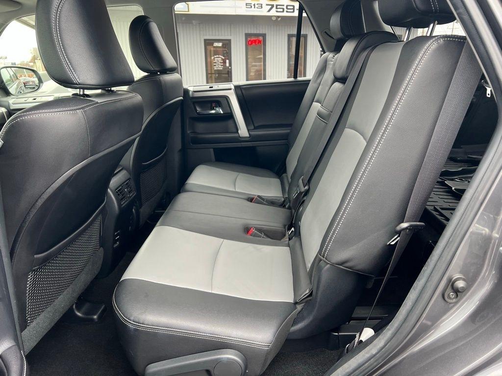 Toyota 4Runner SR5 4WD 2017