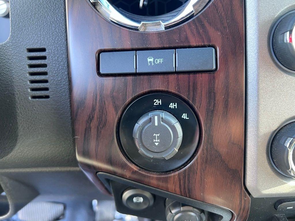 Ford F-350 SD Lariat Crew Cab 4WD 2016