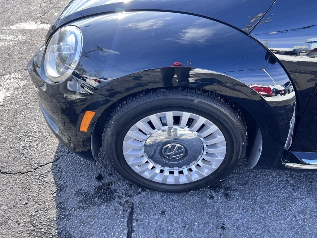 Volkswagen Beetle 1.8T PZEV Convertible 2016