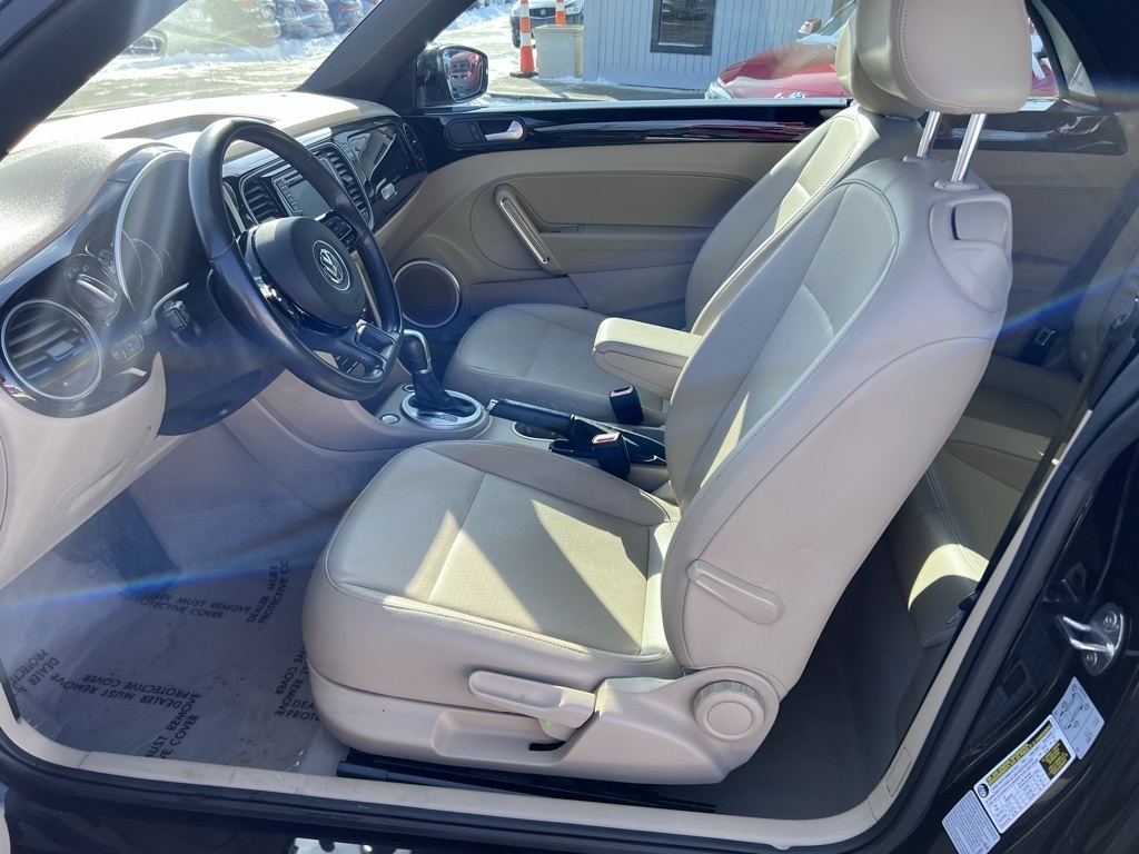 Volkswagen Beetle 1.8T PZEV Convertible 2016