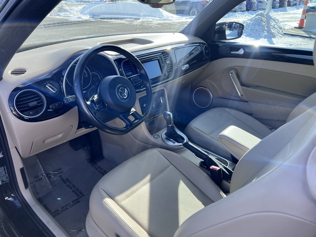 Volkswagen Beetle 1.8T PZEV Convertible 2016