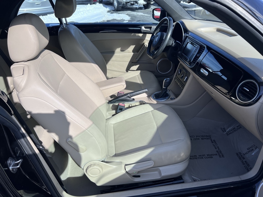 Volkswagen Beetle 1.8T PZEV Convertible 2016