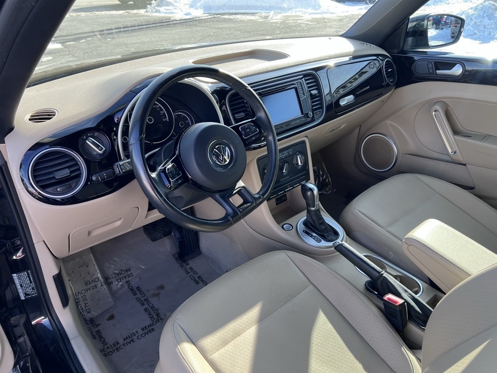 Volkswagen Beetle 1.8T PZEV Convertible 2016