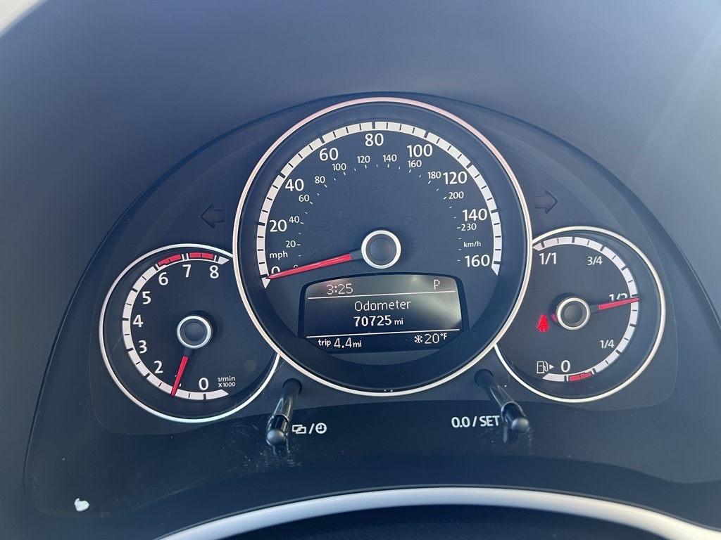 Volkswagen Beetle 1.8T PZEV Convertible 2016