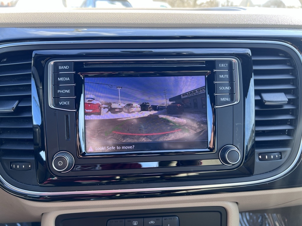 Volkswagen Beetle 1.8T PZEV Convertible 2016