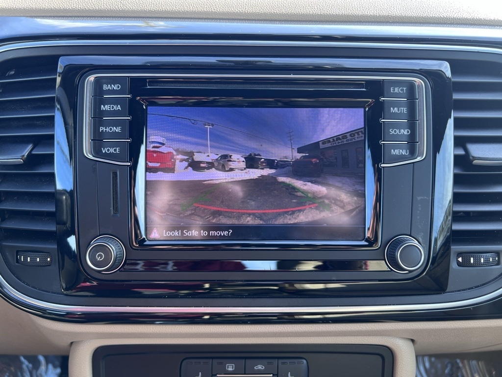 Volkswagen Beetle 1.8T PZEV Convertible 2016