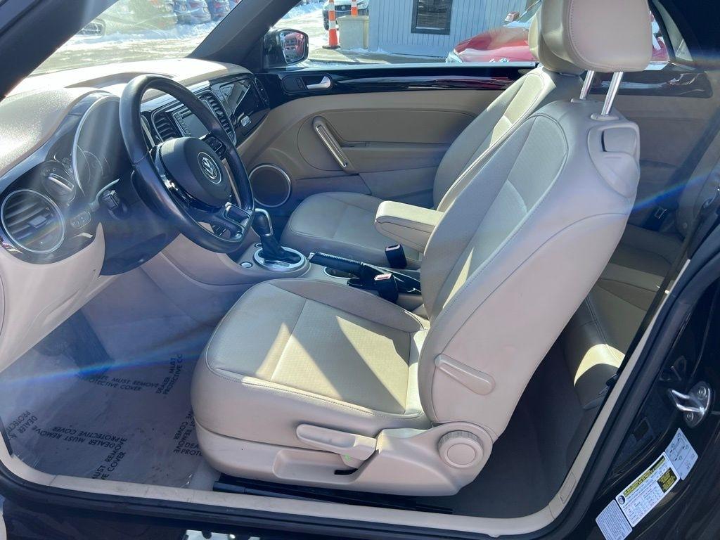 Volkswagen Beetle 1.8T PZEV Convertible 2016