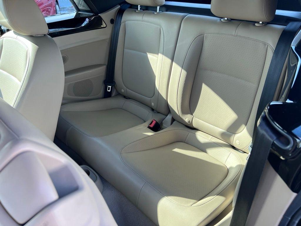 Volkswagen Beetle 1.8T PZEV Convertible 2016