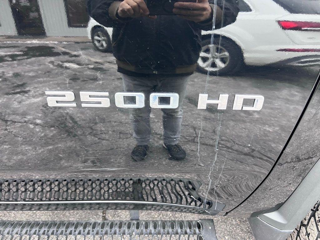 Chevrolet Silverado 2500HD LT Crew Cab Long Box 4WD 2022