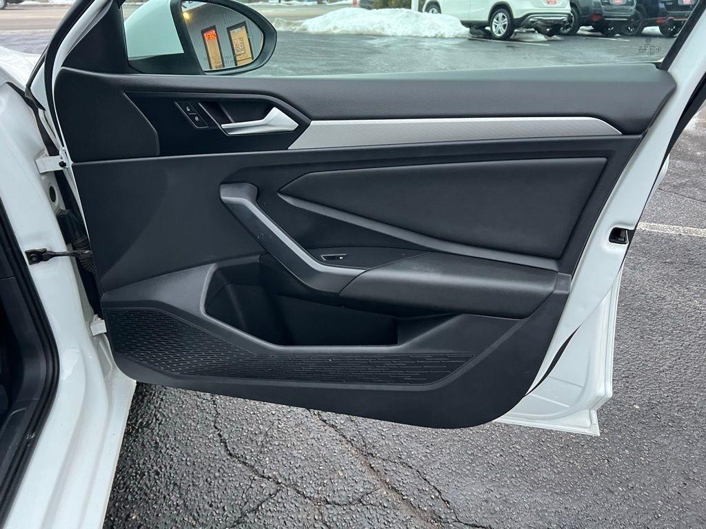 Volkswagen Jetta 1.4T S 8A 2019