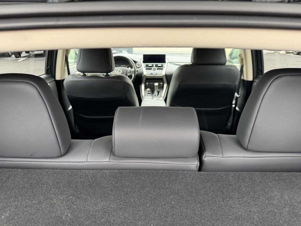 Lexus NX 300h Premium 2021