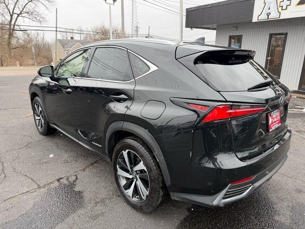 Lexus NX 300h Premium 2021