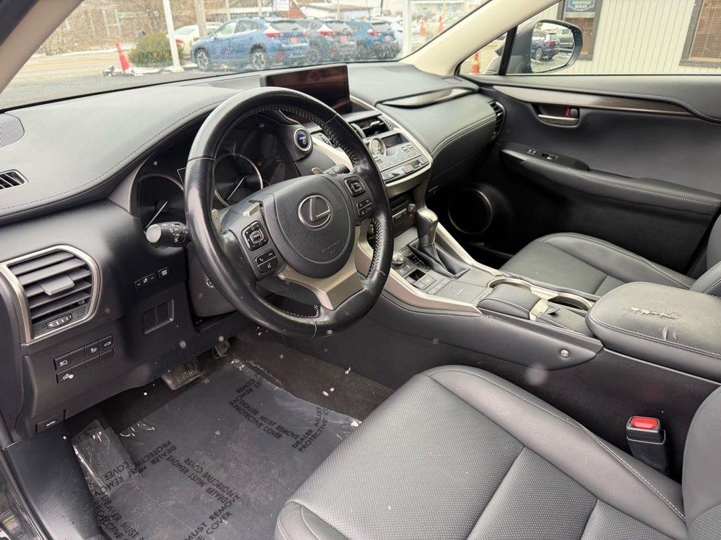 Lexus NX 300h Premium 2021