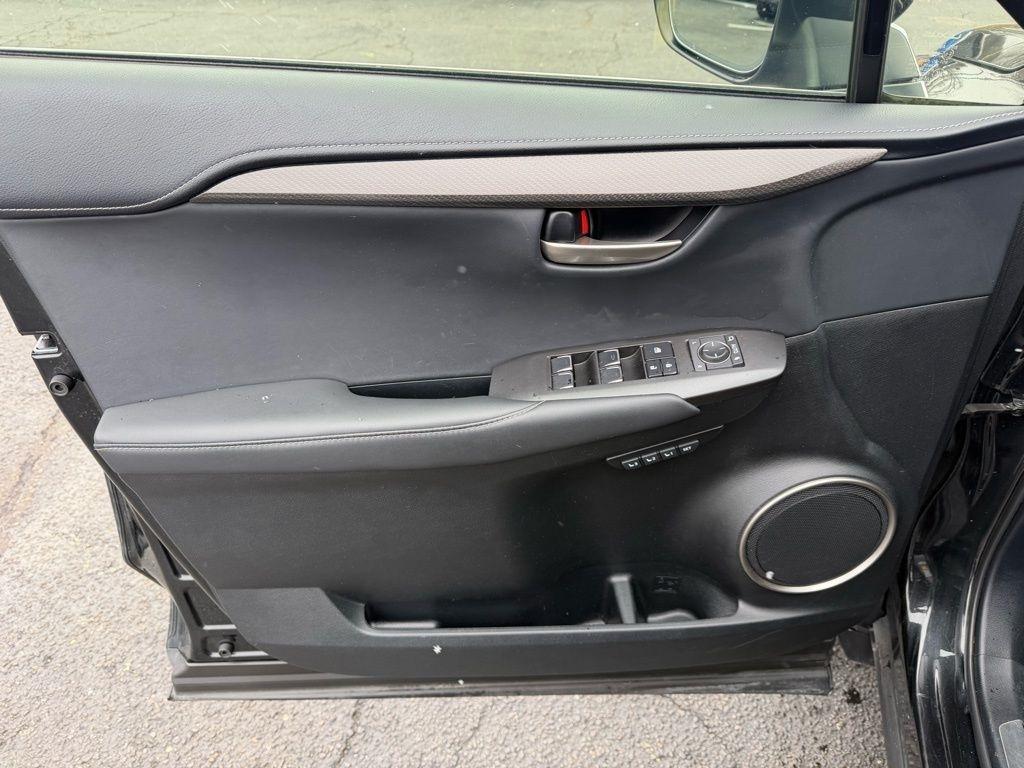 Lexus NX 300h Premium 2021