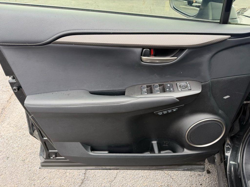 Lexus NX 300h Premium 2021