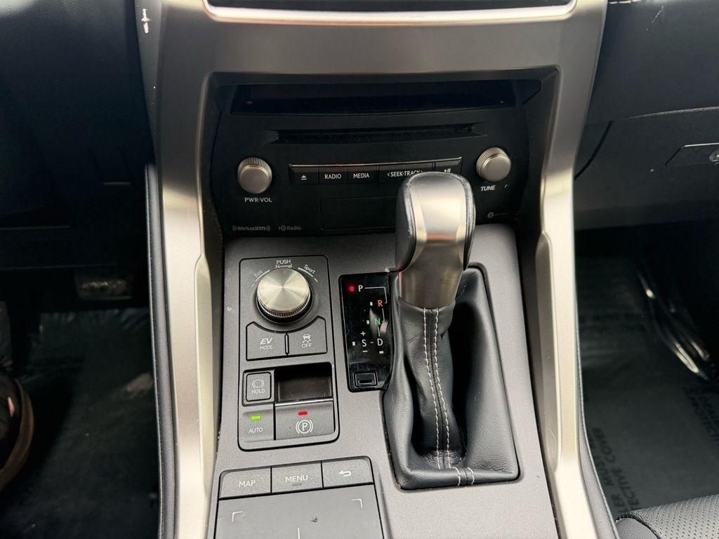 Lexus NX 300h Premium 2021