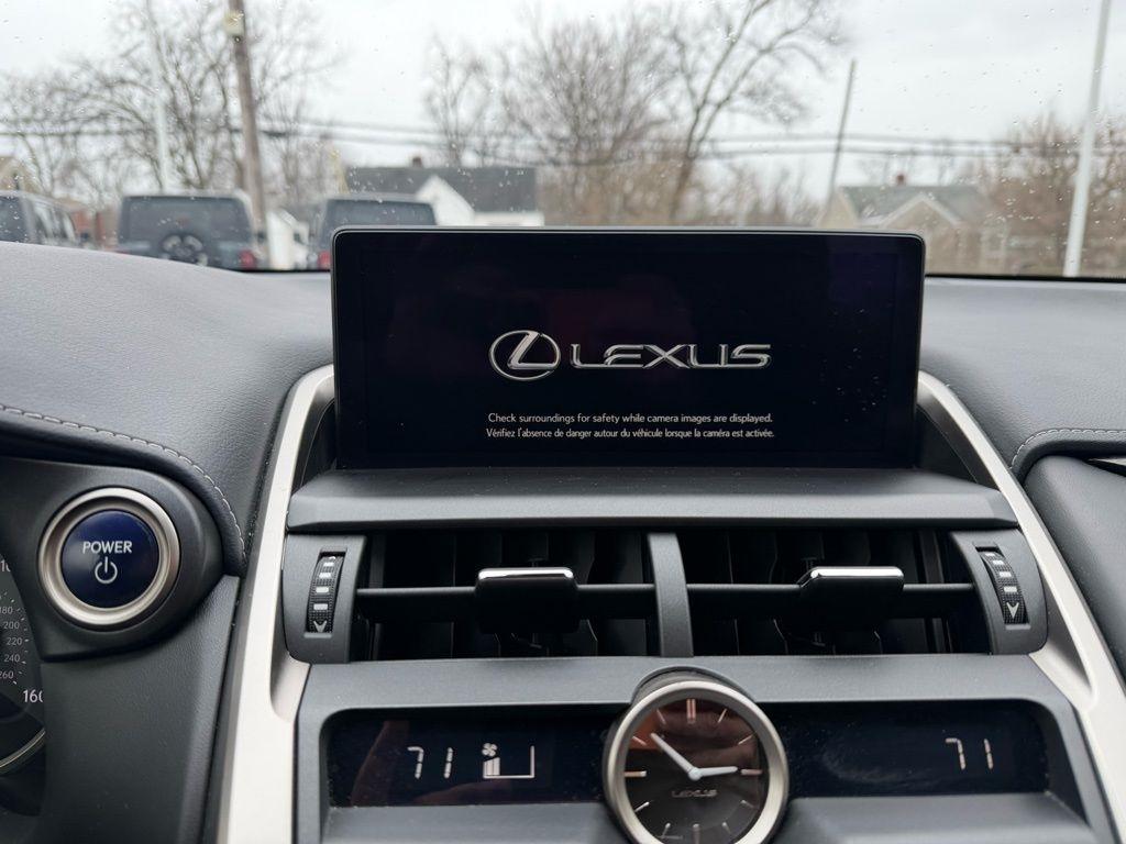 Lexus NX 300h Premium 2021