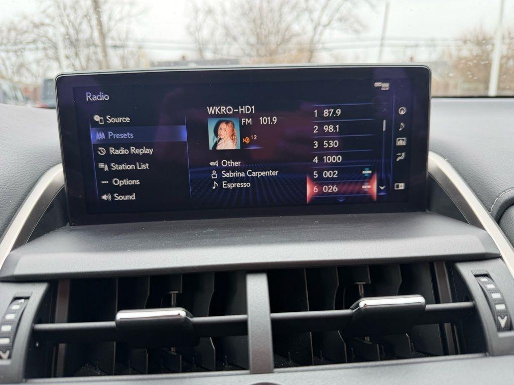 Lexus NX 300h Premium 2021