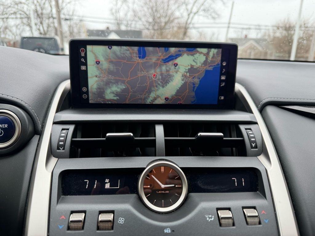 Lexus NX 300h Premium 2021