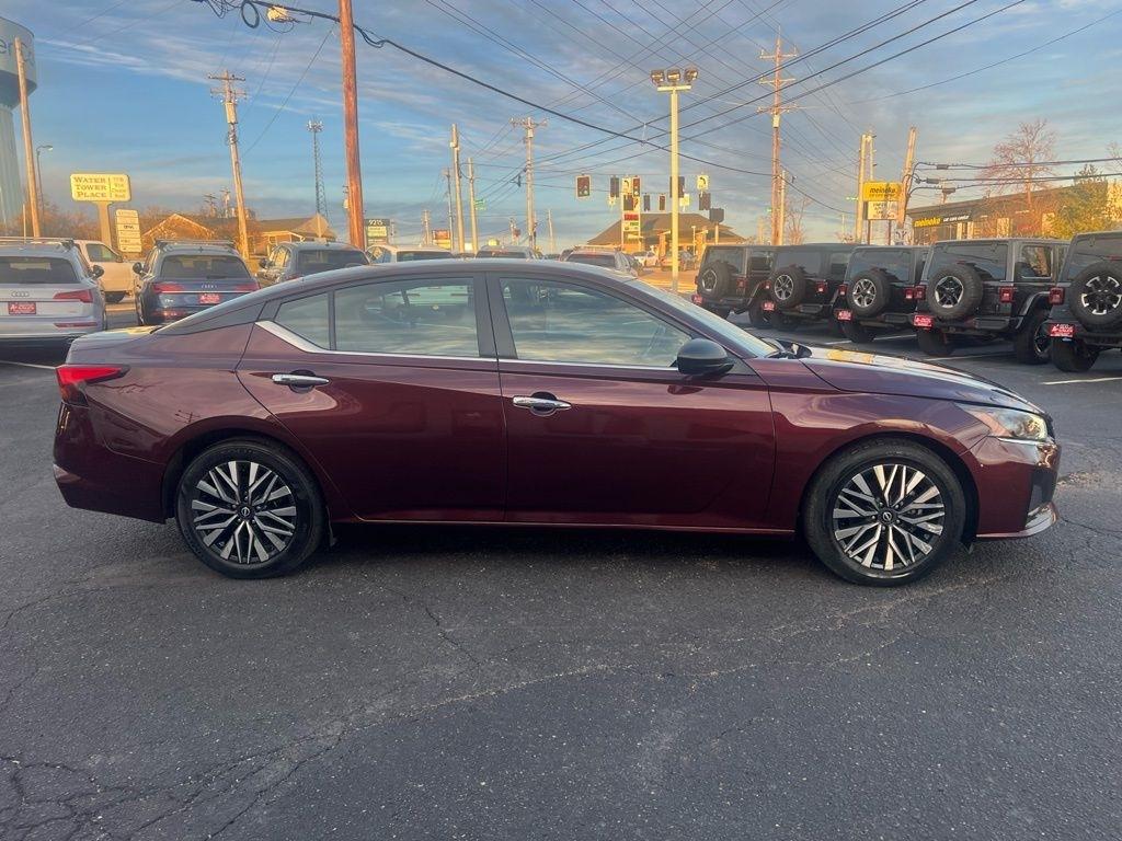 Nissan Altima 2.5 SV 2024