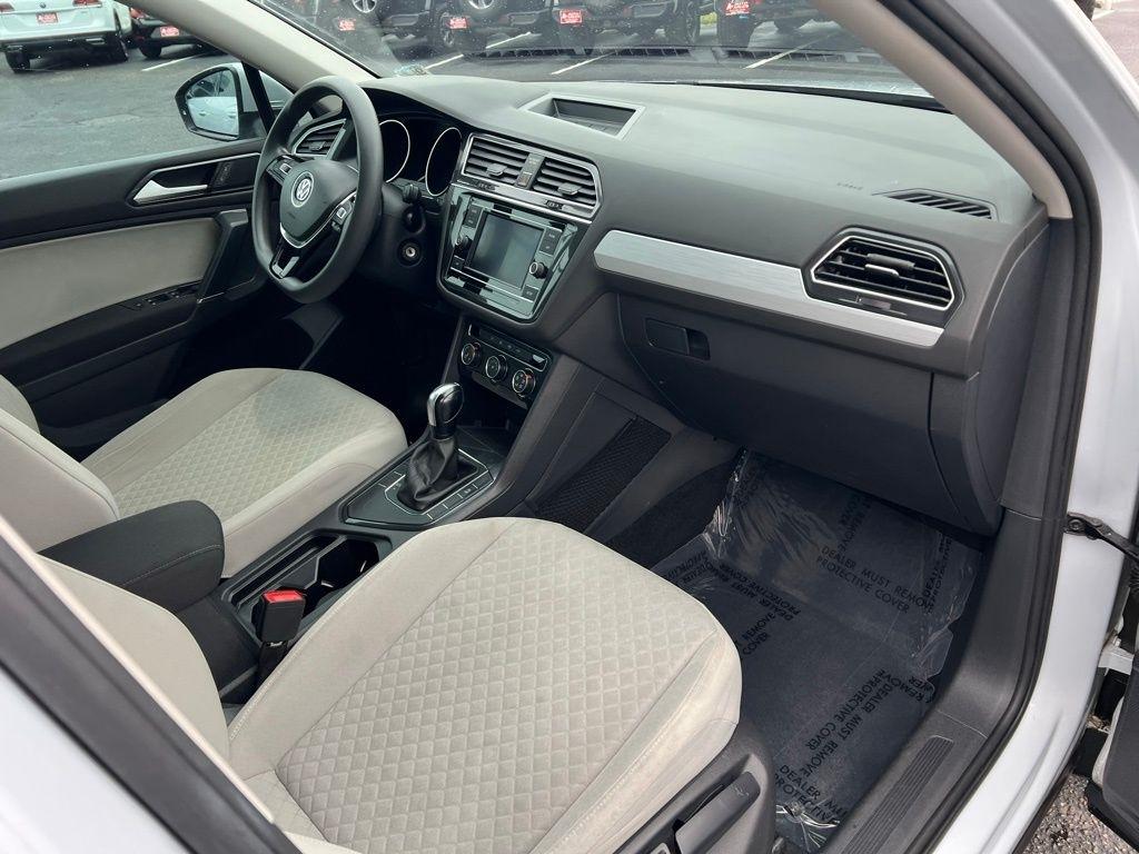 Volkswagen Tiguan S 2018