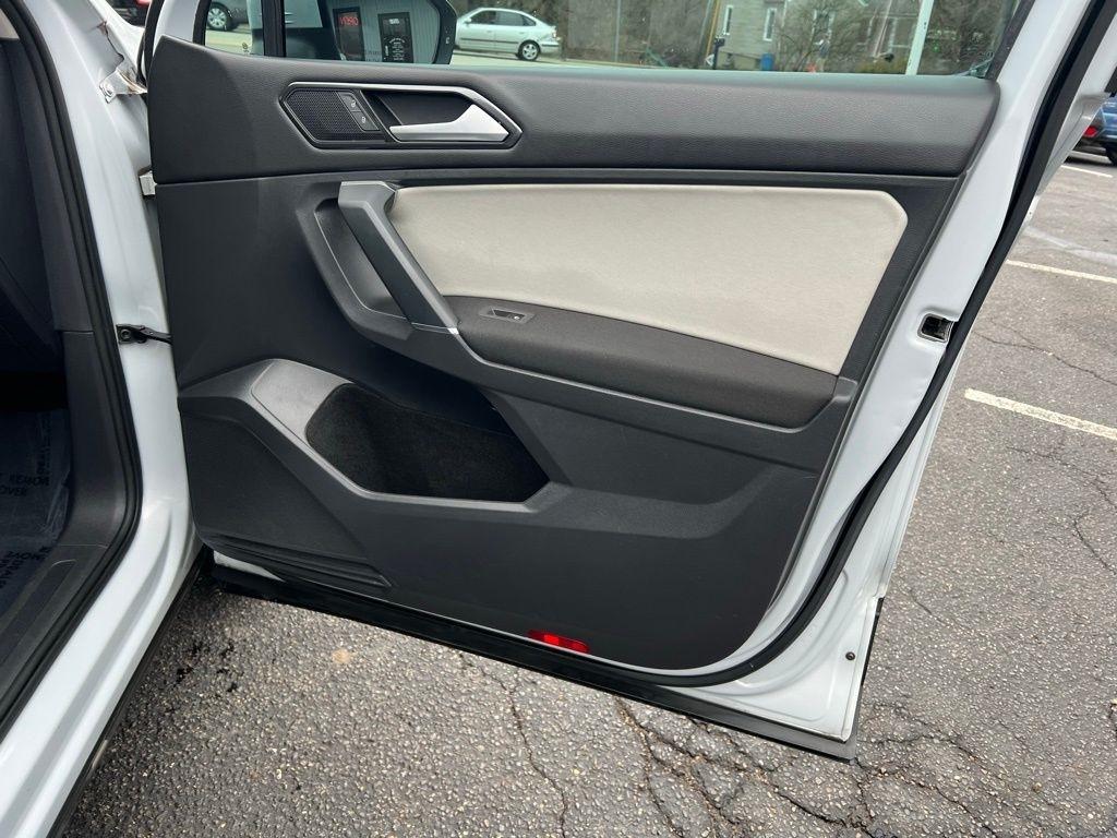 Volkswagen Tiguan S 2018