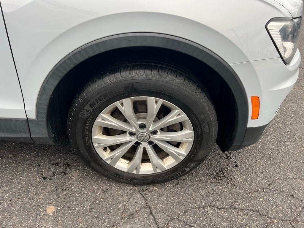 Volkswagen Tiguan S 2018