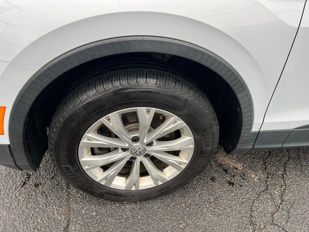 Volkswagen Tiguan S 2018