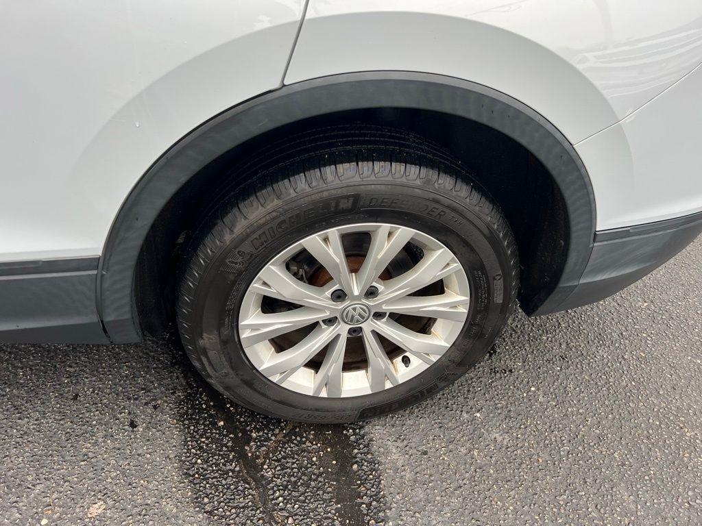 Volkswagen Tiguan S 2018