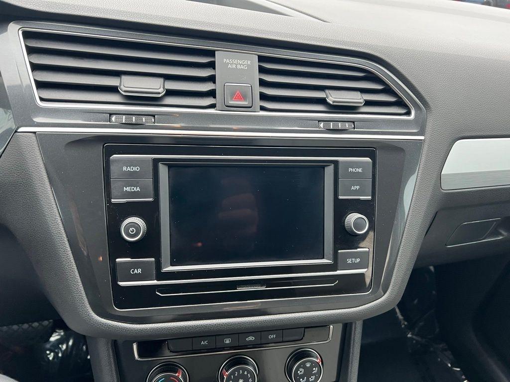 Volkswagen Tiguan S 2018