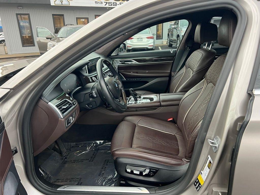 BMW 7-Series 750i xDrive 2021