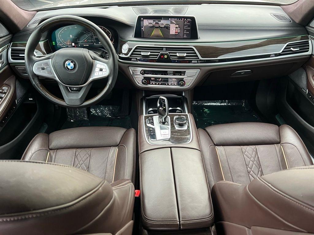 BMW 7-Series 750i xDrive 2021