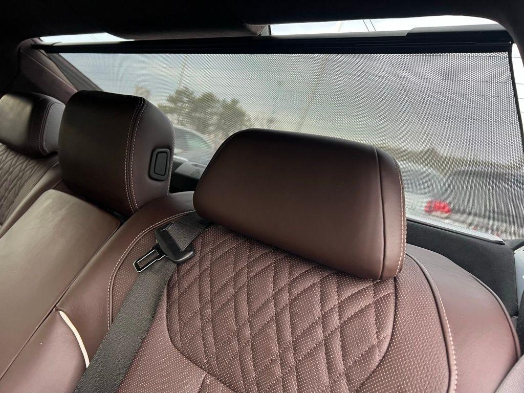 BMW 7-Series 750i xDrive 2021