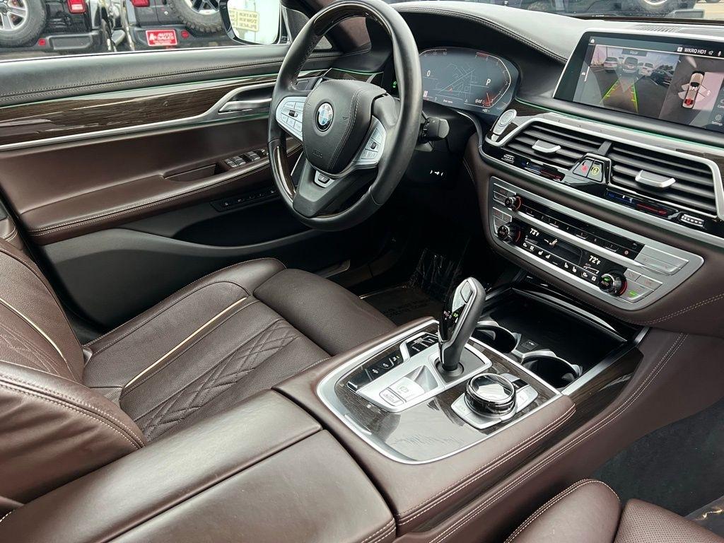 BMW 7-Series 750i xDrive 2021