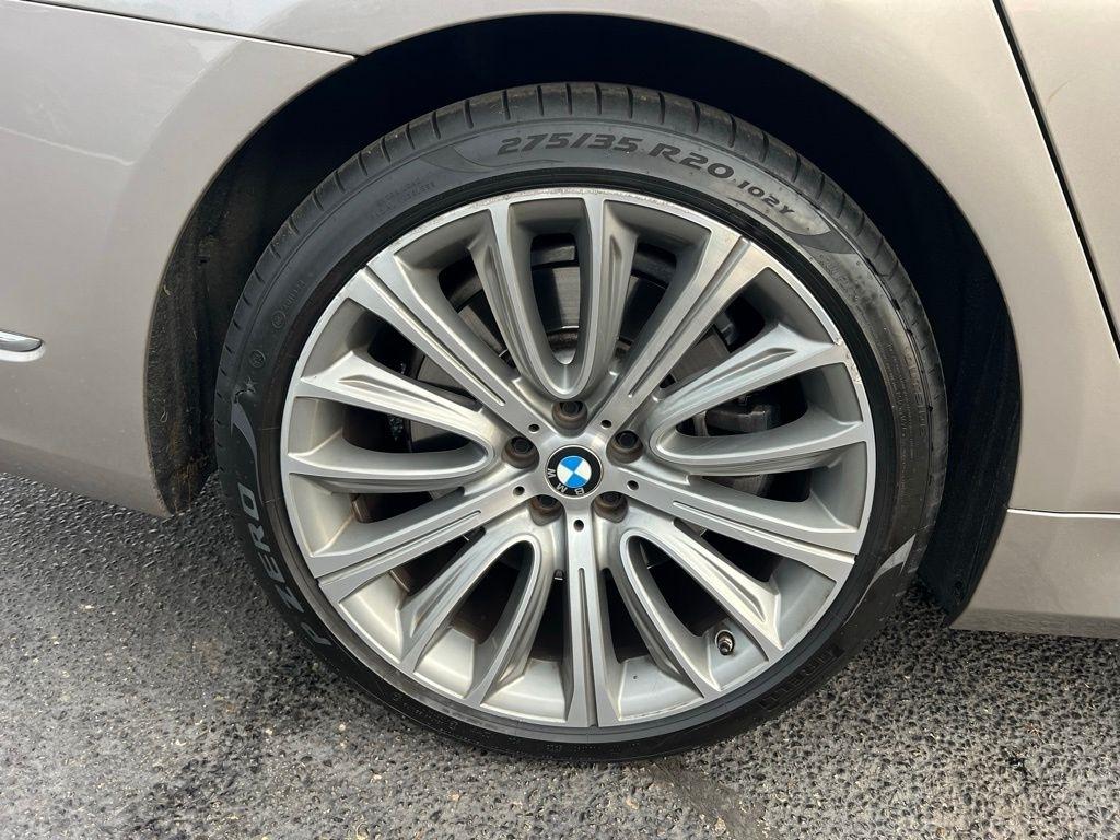 BMW 7-Series 750i xDrive 2021