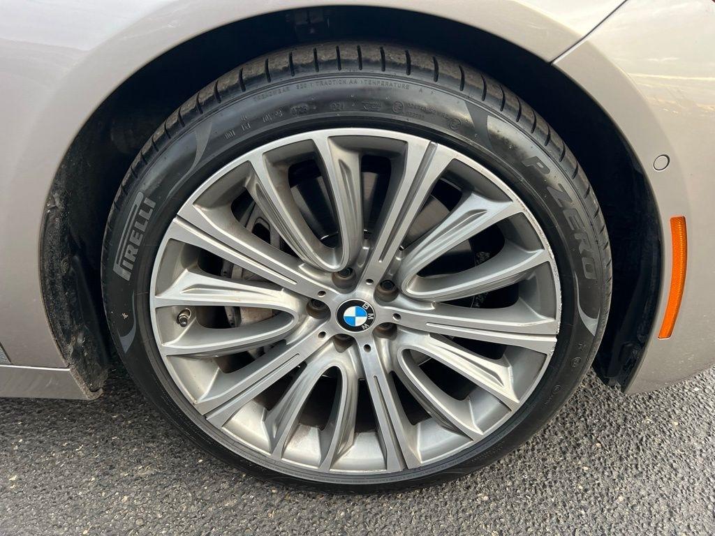 BMW 7-Series 750i xDrive 2021