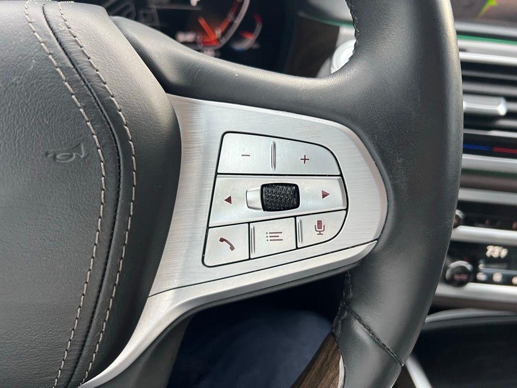 BMW 7-Series 750i xDrive 2021