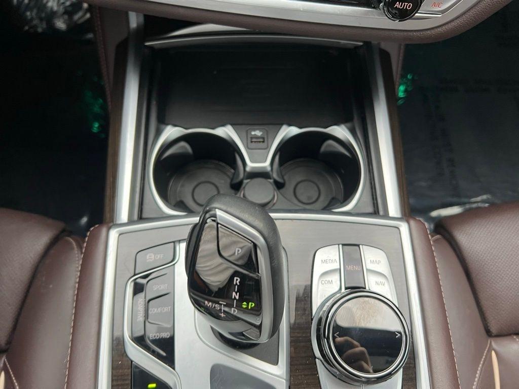 BMW 7-Series 750i xDrive 2021