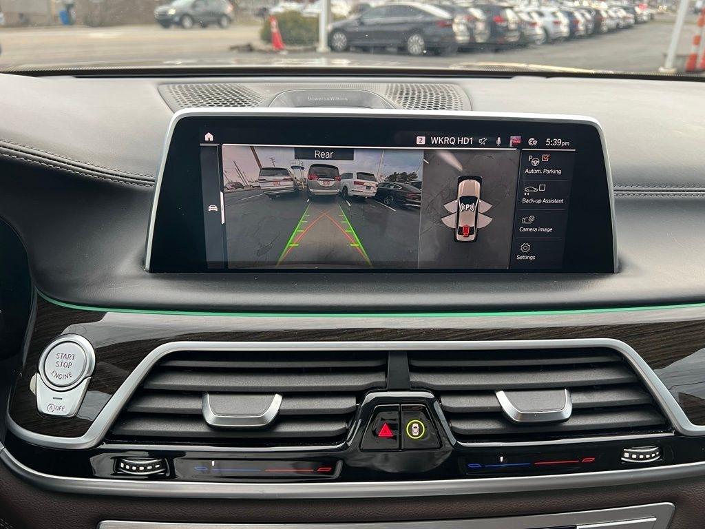 BMW 7-Series 750i xDrive 2021