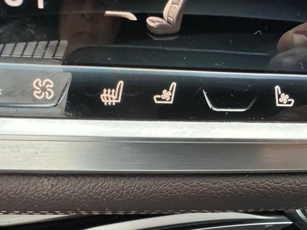 BMW 7-Series 750i xDrive 2021