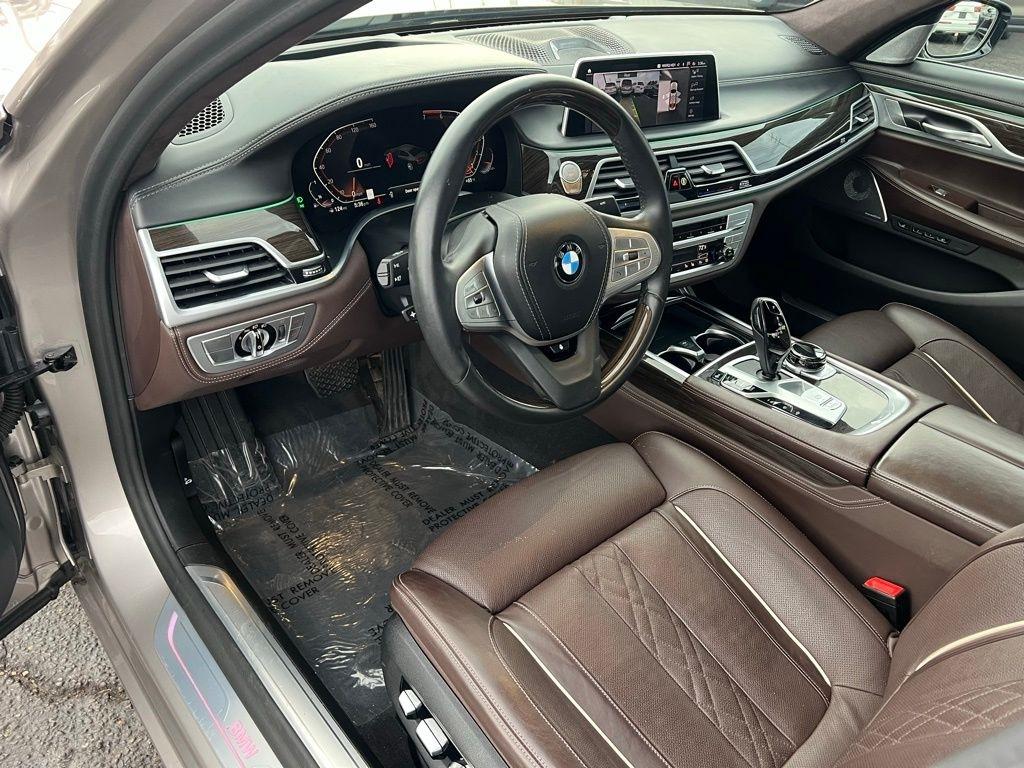 BMW 7-Series 750i xDrive 2021