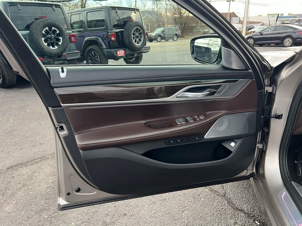 BMW 7-Series 750i xDrive 2021