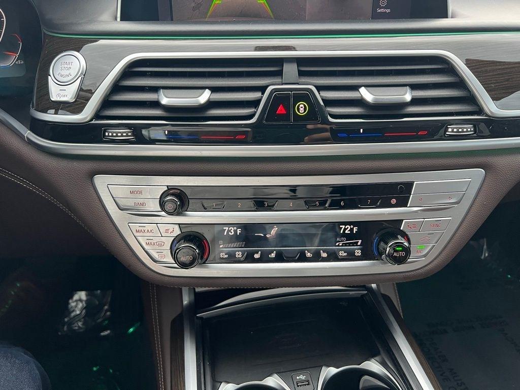 BMW 7-Series 750i xDrive 2021