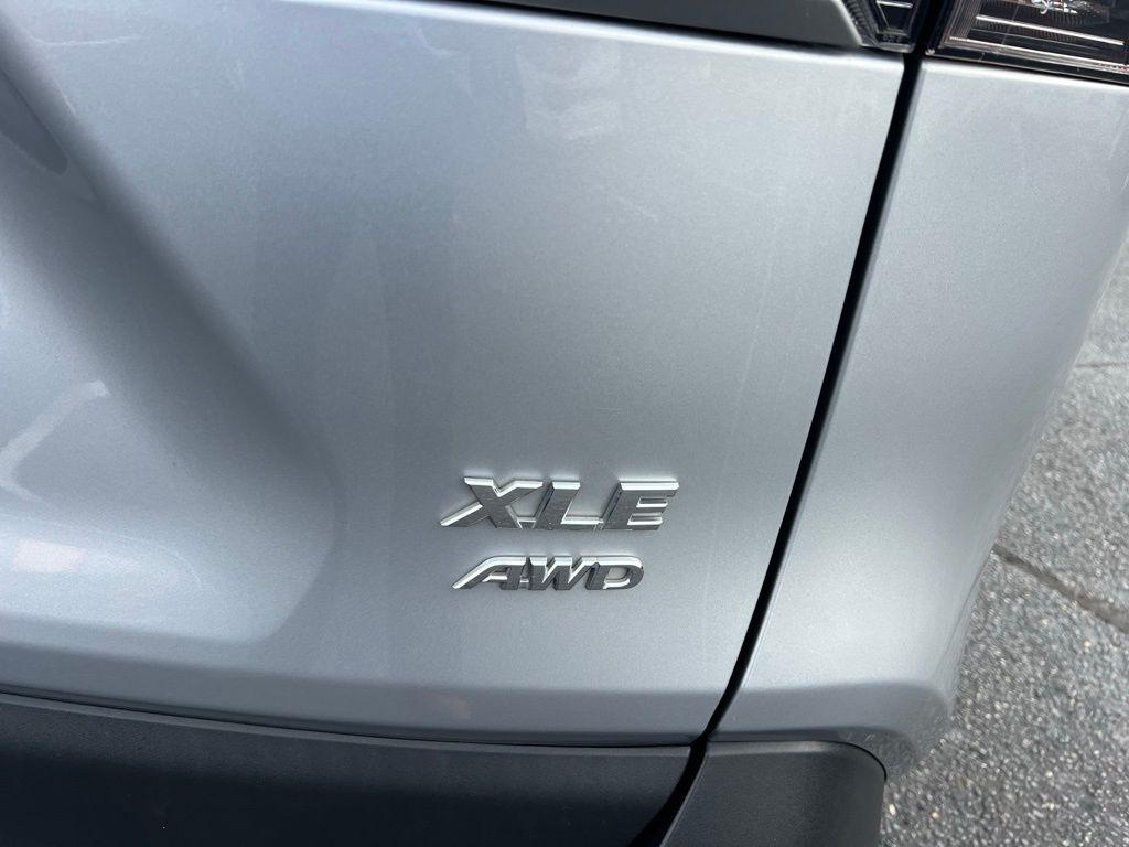 Toyota RAV4 XLE AWD 2022