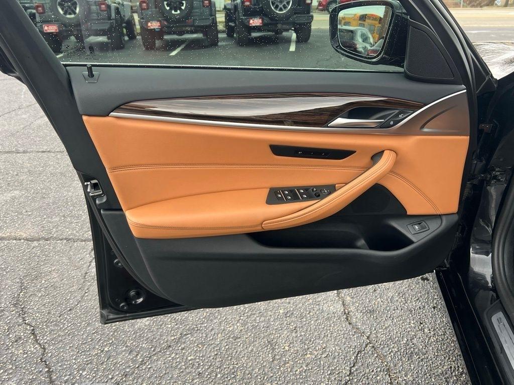 BMW 5-Series 540i xDrive 2023