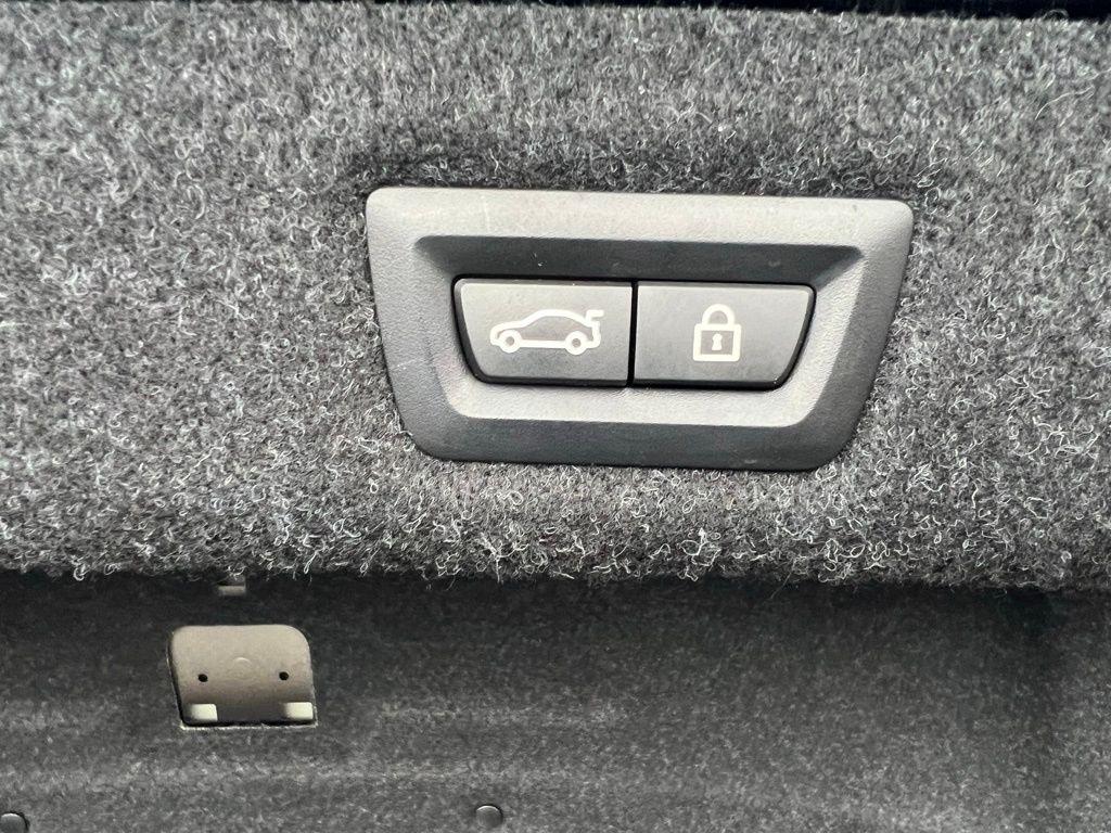 BMW 5-Series 540i xDrive 2023