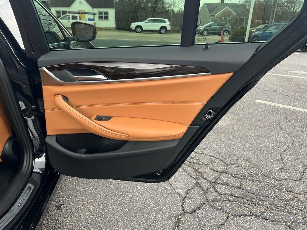 BMW 5-Series 540i xDrive 2023