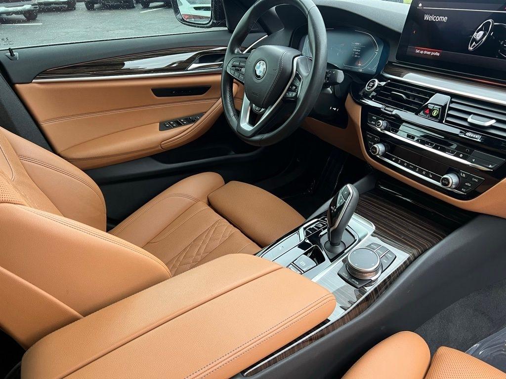 BMW 5-Series 540i xDrive 2023