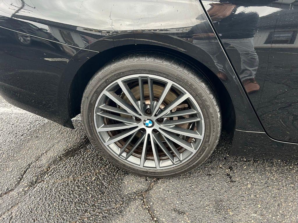 BMW 5-Series 540i xDrive 2023