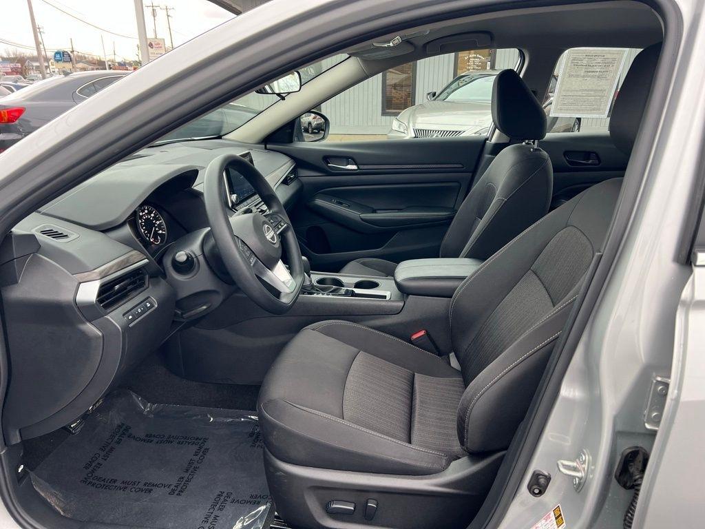 Nissan Altima 2.5 SV 2025